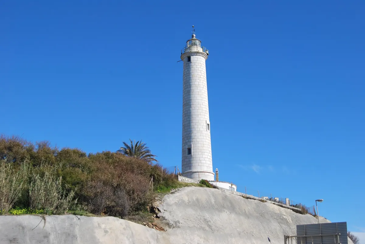 Faro de Calaburras